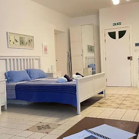 Angolina * Birżebbuġa