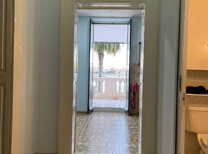 Angolina Apartment *