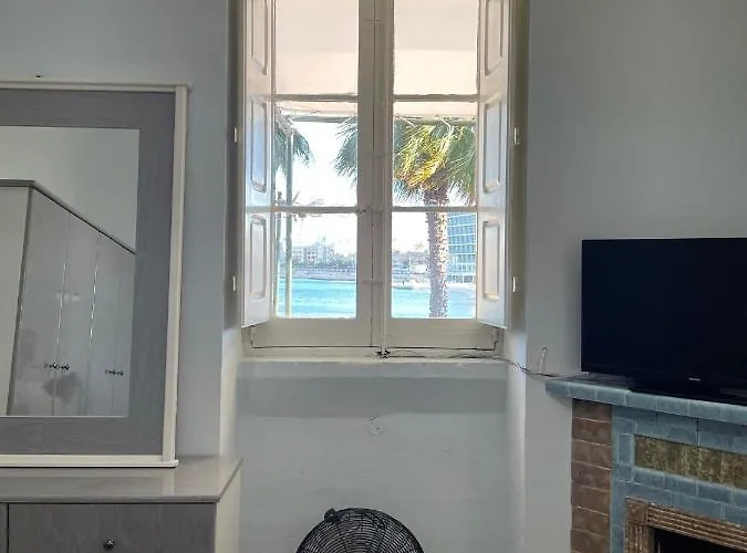 Angolina Birżebbuġa